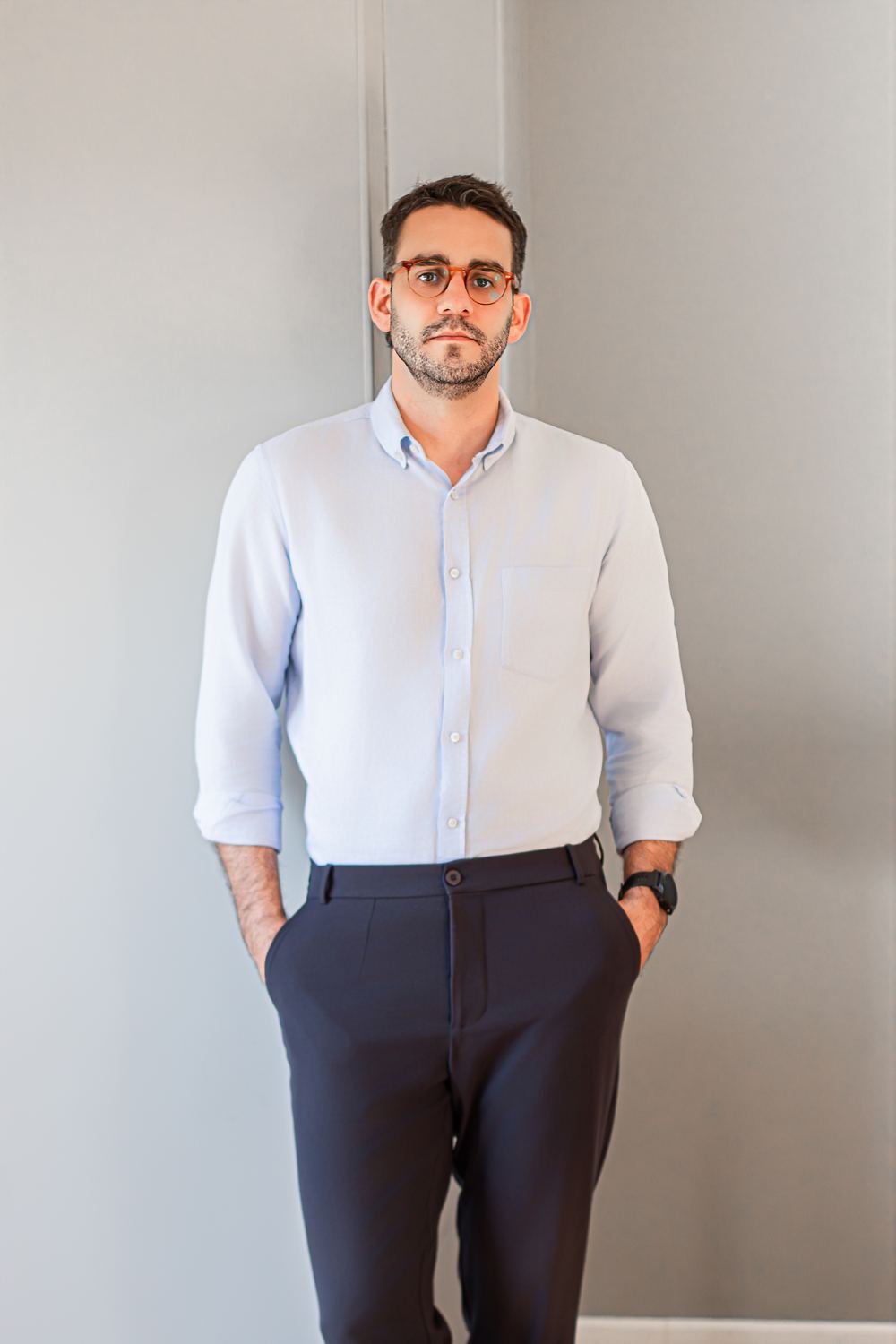 Dr. Bernardo Corrêa, ortopedista, no consultório