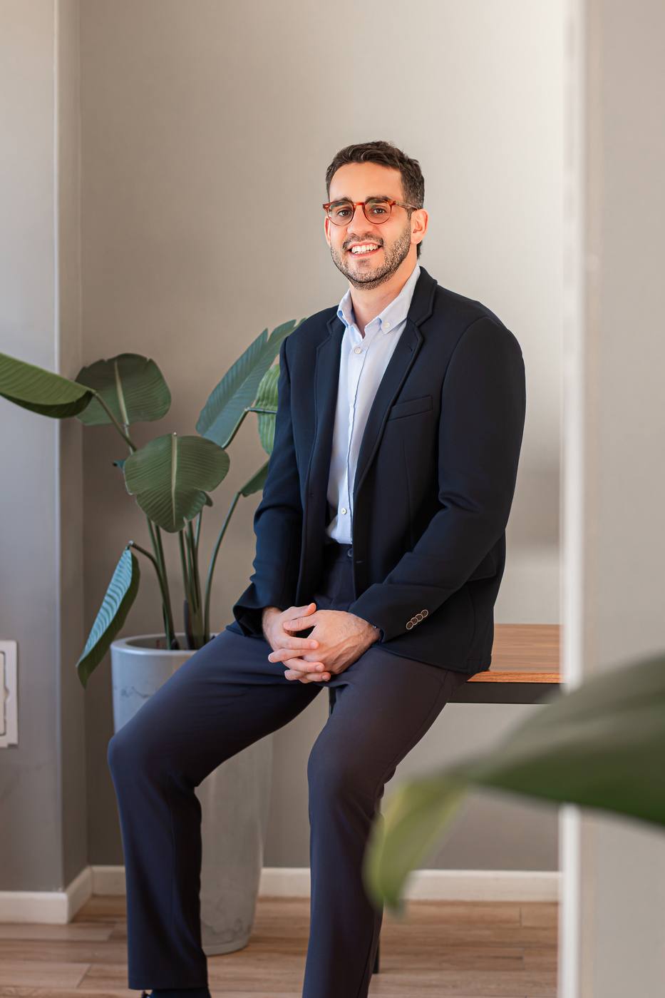 Dr. Bernardo Corrêa no consultório